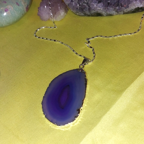 Purple Agate Slice Pendant 💜 Necklace - Picture 1 of 2